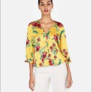 🌺NWT Express Floral Top